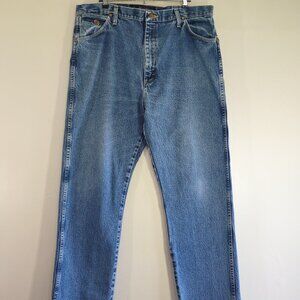 Wrangler George Straight Cowboy Cut Jeans Medium Blue Wash Denim  Men's 38 x 34